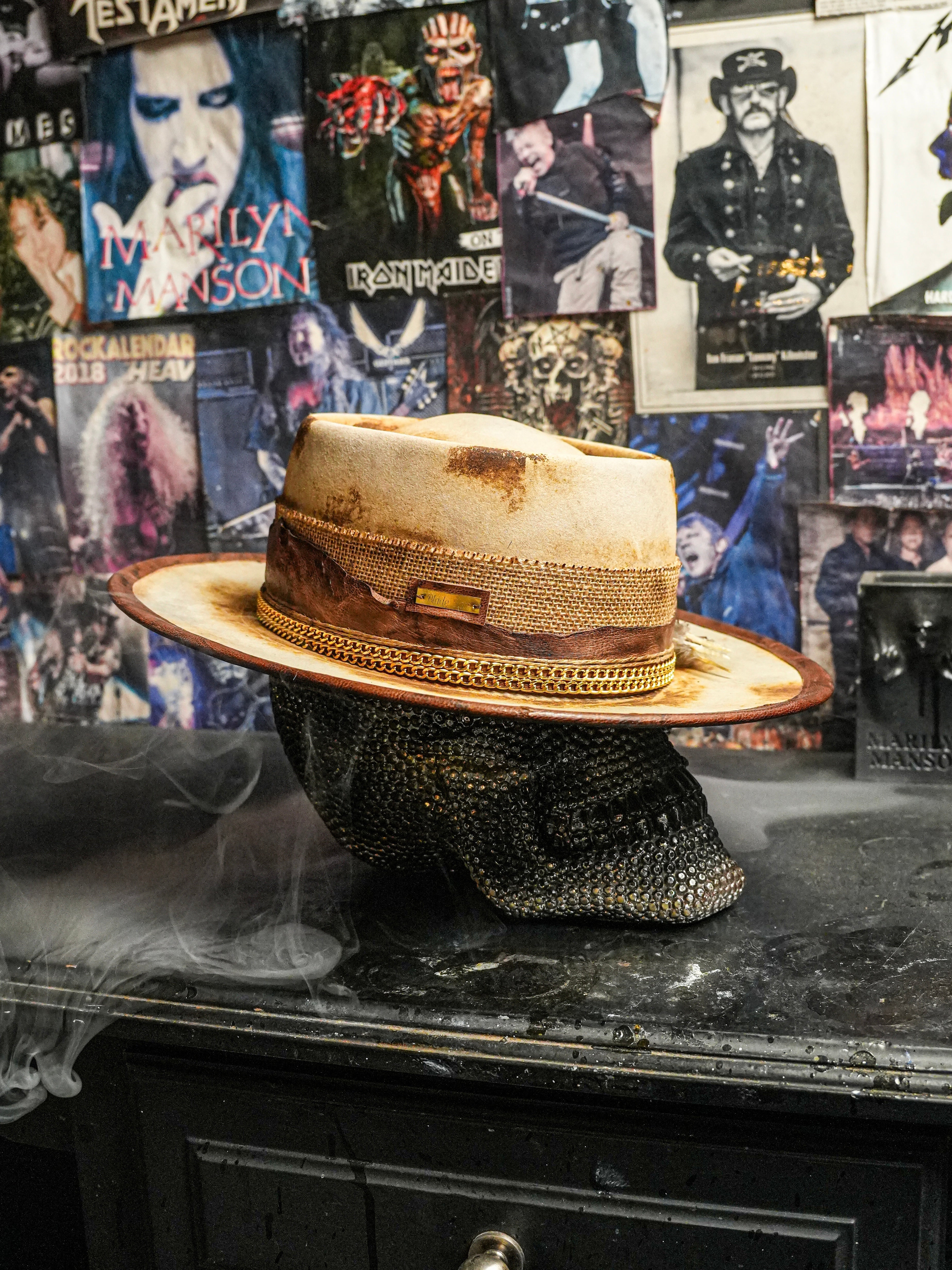 BLOWIN´ IN THE WIND - Blade Hats