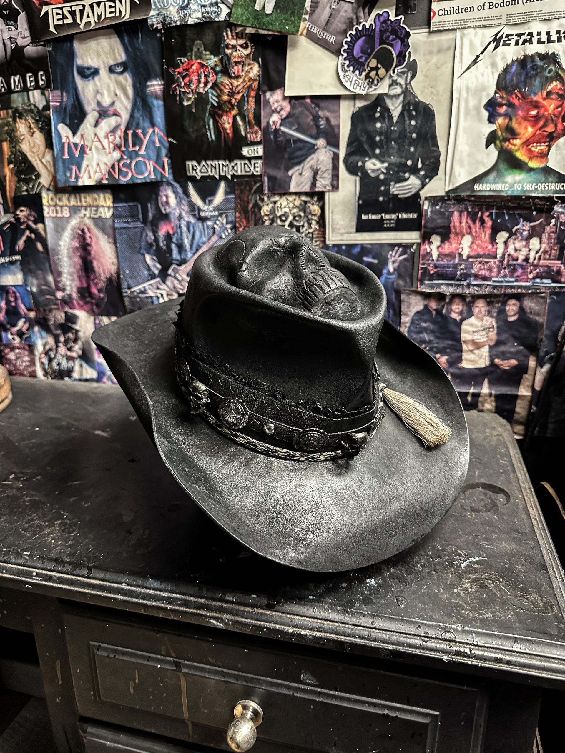 IN YOUR FACE - Blade Hats