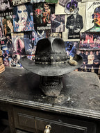 IN YOUR FACE - Blade Hats