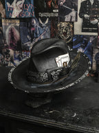 LIVIN´ ON THE EDGE - Blade Hats