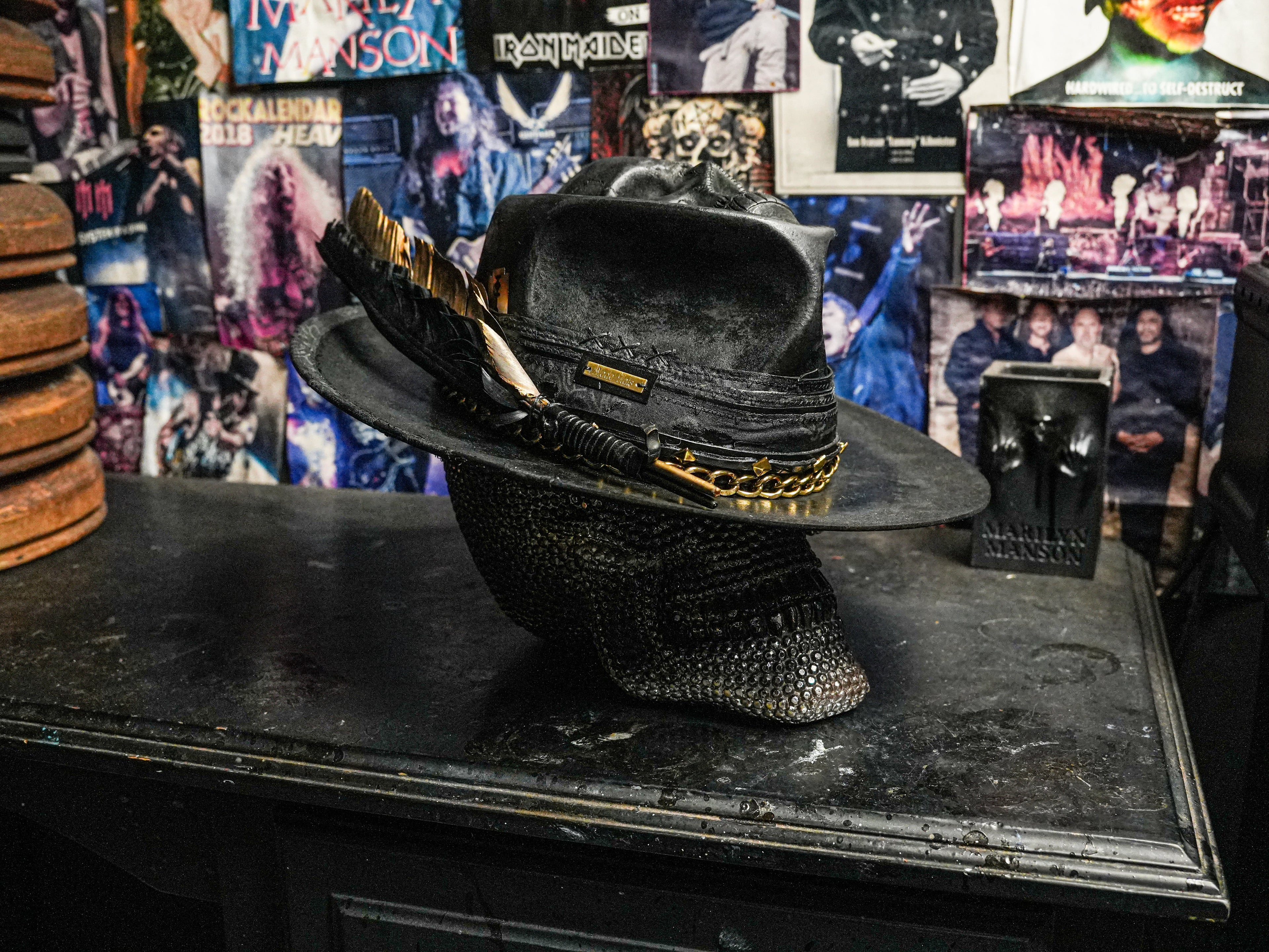 THE LAST DAY ON THE EARTH - Blade Hats